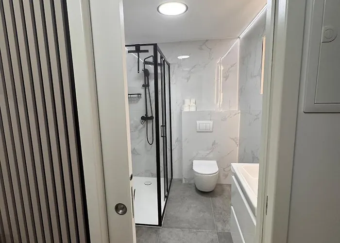 Beautiful, Brand New In The Center Apartment